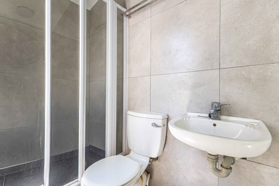 To Let 2 Bedroom Property for Rent in Sea Point Western Cape